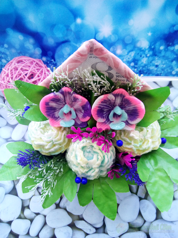 <div style=margin-left:10px><h1>букет из мыла</h1><p><a href="/catalog/podarki--suveniry/">Подарунки, сувеніри</a> » <a href="/catalog/podarki--suveniry/mylo/">Мило</a></p><i class="fa fa-map-marker"></i> Запорожская область, Запорожье<br /><br /><div class="socdata"><script src="//yastatic.net/es5-shims/0.0.2/es5-shims.min.js"></script>
                                            <script src="//yastatic.net/share2/share.js"></script>
                                            <div class="ya-share2" data-services="facebook,gplus,twitter,lj,viber,whatsapp,skype" data-counter=""></div></div>