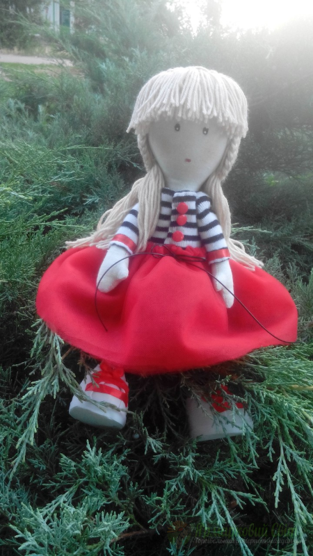 <div style=margin-left:10px><h1>Интерьерная  текстильная кукла</h1><p><a href="/catalog/igrushki/">Iграшки</a> » <a href="/catalog/igrushki/kukly/">Кукли</a></p><i class="fa fa-map-marker"></i> Запорожская область, Запорожье<br /><br /><div class="socdata"><script src="//yastatic.net/es5-shims/0.0.2/es5-shims.min.js"></script>
                                            <script src="//yastatic.net/share2/share.js"></script>
                                            <div class="ya-share2" data-services="facebook,gplus,twitter,lj,viber,whatsapp,skype" data-counter=""></div></div>