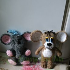 <div style=margin-left:10px><h1>вязаные игрушки-сувениры</h1><p><a href="/catalog/podarki--suveniry/">Подарунки, сувеніри</a> » <a href="/catalog/podarki--suveniry/igrushki/">Iграшки</a></p><i class="fa fa-map-marker"></i> Харьковская область, Харьков<br /><br /><div class="socdata"><script src="//yastatic.net/es5-shims/0.0.2/es5-shims.min.js"></script>
                                            <script src="//yastatic.net/share2/share.js"></script>
                                            <div class="ya-share2" data-services="facebook,gplus,twitter,lj,viber,whatsapp,skype" data-counter=""></div></div>