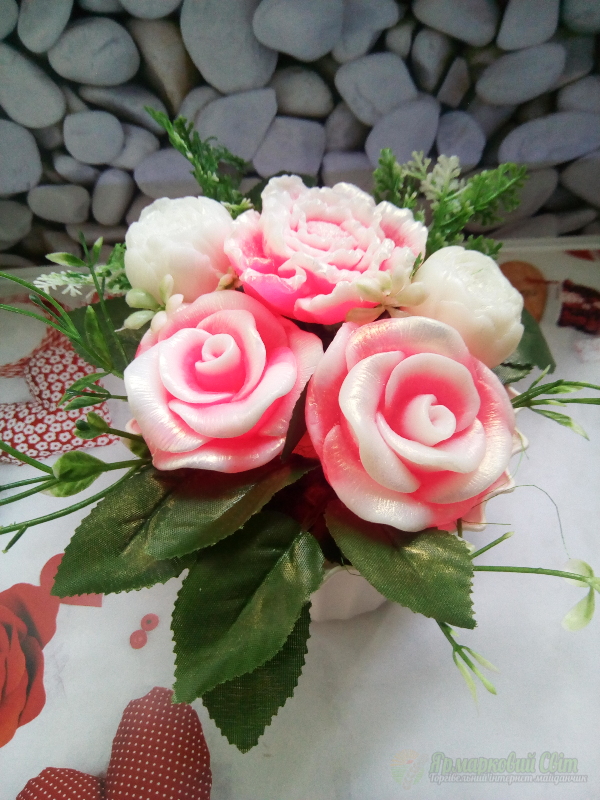 <div style=margin-left:10px><h1>Букет из мыла "Яркий подарок"</h1><p><a href="/catalog/podarki--suveniry/">Подарунки, сувеніри</a> » <a href="/catalog/podarki--suveniry/suveniry/">Сувеніри</a></p><i class="fa fa-map-marker"></i> Запорожская область, Запорожье<br /><br /><div class="socdata"><script src="//yastatic.net/es5-shims/0.0.2/es5-shims.min.js"></script>
                                            <script src="//yastatic.net/share2/share.js"></script>
                                            <div class="ya-share2" data-services="facebook,gplus,twitter,lj,viber,whatsapp,skype" data-counter=""></div></div>