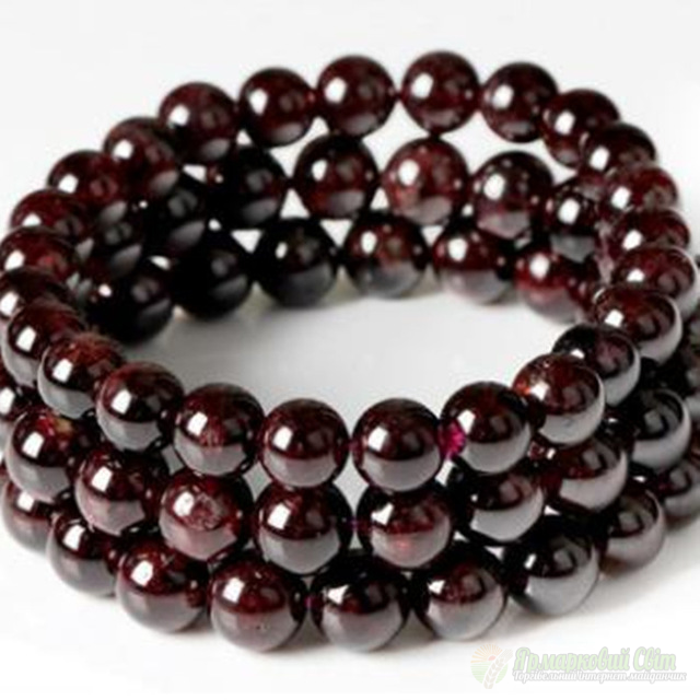 <div style=margin-left:10px><h1>Браслет из натурального граната высокого качества</h1><p><a href="/catalog/yvelirnue_izdeliya/">Ювелірні вироби
</a> » <a href="/catalog/yvelirnue_izdeliya/braslety/">Браслети</a></p><i class="fa fa-map-marker"></i> Киевская область, Киев<br /><br /><div class="socdata"><script src="//yastatic.net/es5-shims/0.0.2/es5-shims.min.js"></script>
                                            <script src="//yastatic.net/share2/share.js"></script>
                                            <div class="ya-share2" data-services="facebook,gplus,twitter,lj,viber,whatsapp,skype" data-counter=""></div></div>