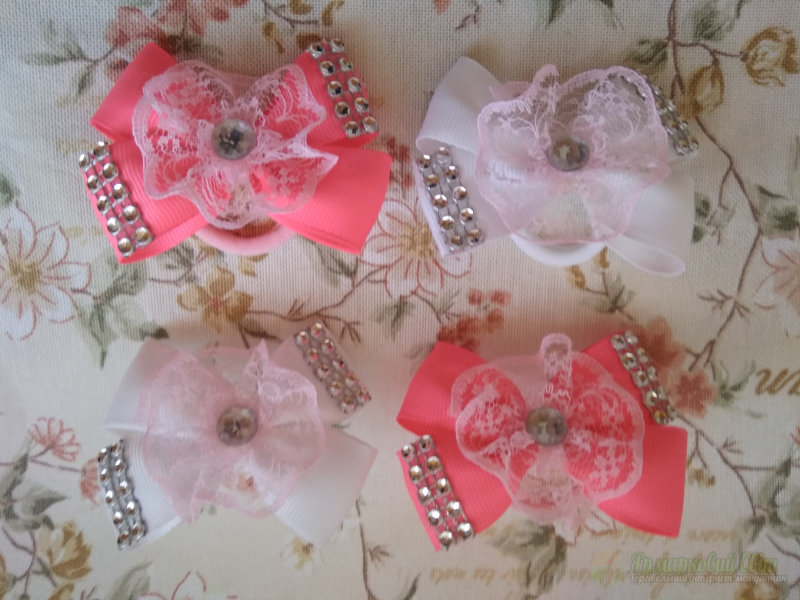 <div style=margin-left:10px><h1>Обручі та резинки</h1><p><a href="/catalog/ukrasheniya/">Прикраси</a> » <a href="/catalog/ukrasheniya/aksessuary/">Аксесуари</a></p><i class="fa fa-map-marker"></i> Закарпатская область, Андреевка<br /><br /><div class="socdata"><script src="//yastatic.net/es5-shims/0.0.2/es5-shims.min.js"></script>
                                            <script src="//yastatic.net/share2/share.js"></script>
                                            <div class="ya-share2" data-services="facebook,gplus,twitter,lj,viber,whatsapp,skype" data-counter=""></div></div>