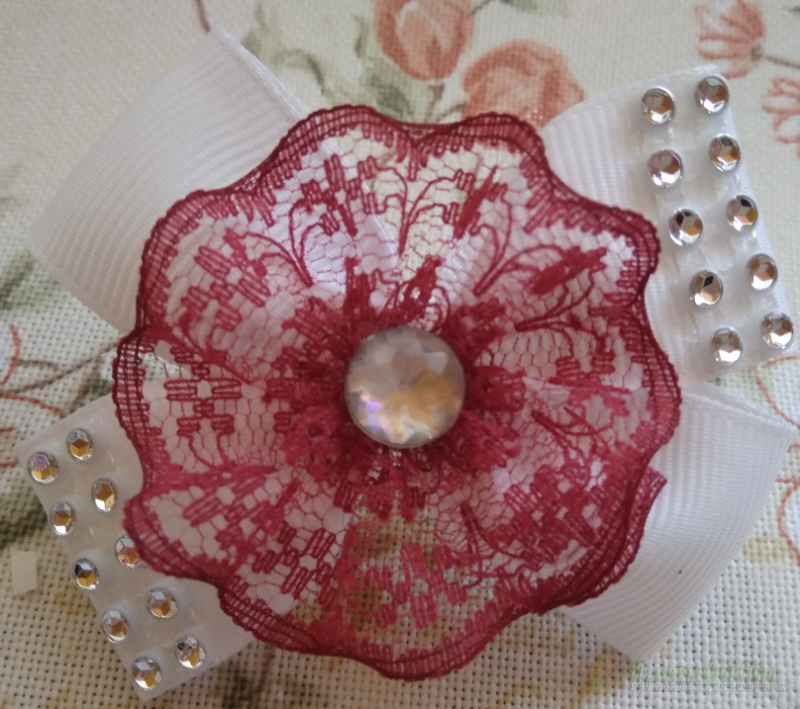 <div style=margin-left:10px><h1>Обручі та резинки</h1><p><a href="/catalog/ukrasheniya/">Прикраси</a> » <a href="/catalog/ukrasheniya/aksessuary/">Аксесуари</a></p><i class="fa fa-map-marker"></i> Закарпатская область, Андреевка<br /><br /><div class="socdata"><script src="//yastatic.net/es5-shims/0.0.2/es5-shims.min.js"></script>
                                            <script src="//yastatic.net/share2/share.js"></script>
                                            <div class="ya-share2" data-services="facebook,gplus,twitter,lj,viber,whatsapp,skype" data-counter=""></div></div>