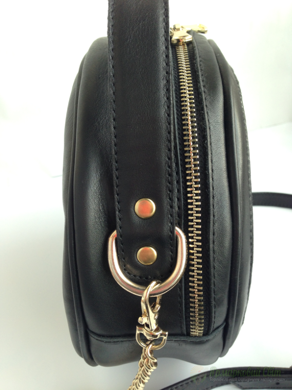 <div style=margin-left:10px><h1>Жіноча сумочка "Чарівні візерунки"</h1><p><a href="/catalog/ukrasheniya/">Прикраси</a> » <a href="/catalog/ukrasheniya/aksessuary/">Аксесуари</a></p><i class="fa fa-map-marker"></i> Житомирская область, Житомир<br /><br /><div class="socdata"><script src="//yastatic.net/es5-shims/0.0.2/es5-shims.min.js"></script>
                                            <script src="//yastatic.net/share2/share.js"></script>
                                            <div class="ya-share2" data-services="facebook,gplus,twitter,lj,viber,whatsapp,skype" data-counter=""></div></div>