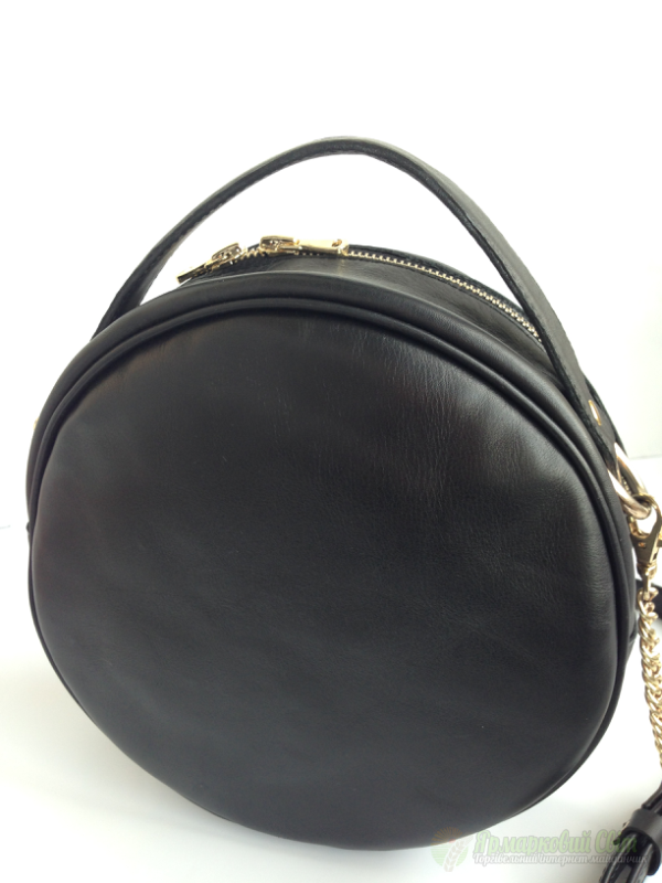 <div style=margin-left:10px><h1>Жіноча сумочка "Чарівні візерунки"</h1><p><a href="/catalog/ukrasheniya/">Прикраси</a> » <a href="/catalog/ukrasheniya/aksessuary/">Аксесуари</a></p><i class="fa fa-map-marker"></i> Житомирская область, Житомир<br /><br /><div class="socdata"><script src="//yastatic.net/es5-shims/0.0.2/es5-shims.min.js"></script>
                                            <script src="//yastatic.net/share2/share.js"></script>
                                            <div class="ya-share2" data-services="facebook,gplus,twitter,lj,viber,whatsapp,skype" data-counter=""></div></div>