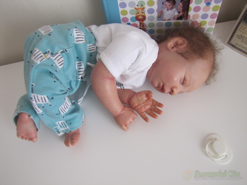 <div style=margin-left:10px><h1>Кукла реборн</h1><p><a href="/catalog/igrushki/">Iграшки</a> » <a href="/catalog/igrushki/kukly/">Кукли</a></p><i class="fa fa-map-marker"></i> Кировоградская область, Александрия<br /><br /><div class="socdata"><script src="//yastatic.net/es5-shims/0.0.2/es5-shims.min.js"></script>
                                            <script src="//yastatic.net/share2/share.js"></script>
                                            <div class="ya-share2" data-services="facebook,gplus,twitter,lj,viber,whatsapp,skype" data-counter=""></div></div>