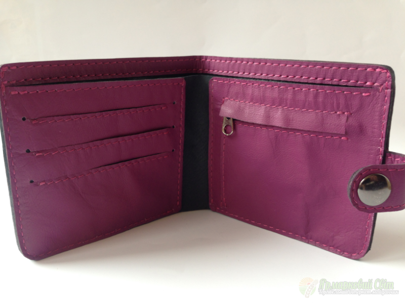 <div style=margin-left:10px><h1>Жіночий гаманець</h1><p><a href="/catalog/ukrasheniya/">Прикраси</a> » <a href="/catalog/ukrasheniya/aksessuary/">Аксесуари</a></p><i class="fa fa-map-marker"></i> Житомирская область, Житомир<br /><br /><div class="socdata"><script src="//yastatic.net/es5-shims/0.0.2/es5-shims.min.js"></script>
                                            <script src="//yastatic.net/share2/share.js"></script>
                                            <div class="ya-share2" data-services="facebook,gplus,twitter,lj,viber,whatsapp,skype" data-counter=""></div></div>