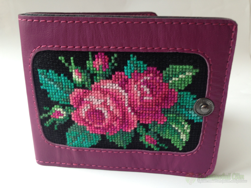 <div style=margin-left:10px><h1>Жіночий гаманець</h1><p><a href="/catalog/ukrasheniya/">Прикраси</a> » <a href="/catalog/ukrasheniya/aksessuary/">Аксесуари</a></p><i class="fa fa-map-marker"></i> Житомирская область, Житомир<br /><br /><div class="socdata"><script src="//yastatic.net/es5-shims/0.0.2/es5-shims.min.js"></script>
                                            <script src="//yastatic.net/share2/share.js"></script>
                                            <div class="ya-share2" data-services="facebook,gplus,twitter,lj,viber,whatsapp,skype" data-counter=""></div></div>