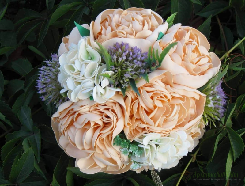 <div style=margin-left:10px><h1>Весільні букети ручної роботи </h1><p><a href="/catalog/podarki--suveniry/">Подарунки, сувеніри</a> » <a href="/catalog/podarki--suveniry/podarki/">Подарунки</a></p><i class="fa fa-map-marker"></i> Житомирская область, Коростень<br /><br /><div class="socdata"><script src="//yastatic.net/es5-shims/0.0.2/es5-shims.min.js"></script>
                                            <script src="//yastatic.net/share2/share.js"></script>
                                            <div class="ya-share2" data-services="facebook,gplus,twitter,lj,viber,whatsapp,skype" data-counter=""></div></div>