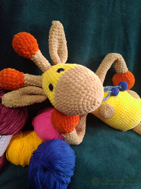 <div style=margin-left:10px><h1>Вязаная игрушка Жираф</h1><p><a href="/catalog/ukrasheniya/">Прикраси</a> » <a href="/catalog/ukrasheniya/igrushki/">Iграшки</a></p><i class="fa fa-map-marker"></i> Запорожская область, Бердянск<br /><br /><div class="socdata"><script src="//yastatic.net/es5-shims/0.0.2/es5-shims.min.js"></script>
                                            <script src="//yastatic.net/share2/share.js"></script>
                                            <div class="ya-share2" data-services="facebook,gplus,twitter,lj,viber,whatsapp,skype" data-counter=""></div></div>