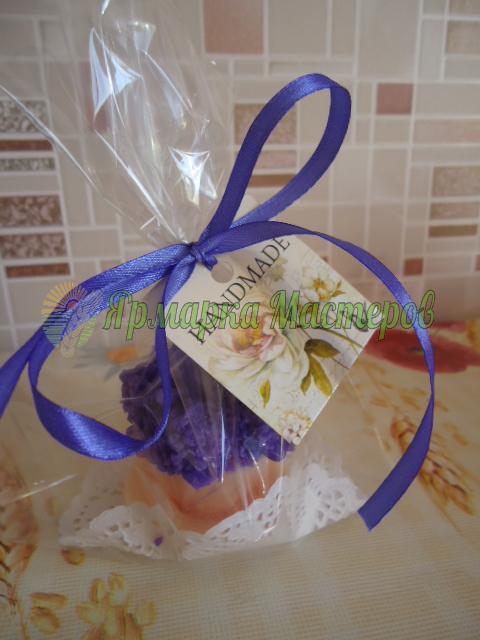 <div style=margin-left:10px><h1>Мыло "Сирень в чашке"</h1><p><a href="/catalog/podarki--suveniry/">Подарунки, сувеніри</a> » <a href="/catalog/podarki--suveniry/mylo/">Мило</a></p><i class="fa fa-map-marker"></i> Херсонская область, Херсон<br /><br /><div class="socdata"><script src="//yastatic.net/es5-shims/0.0.2/es5-shims.min.js"></script>
                                            <script src="//yastatic.net/share2/share.js"></script>
                                            <div class="ya-share2" data-services="facebook,gplus,twitter,lj,viber,whatsapp,skype" data-counter=""></div></div>