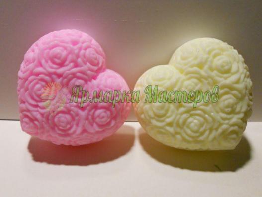 <div style=margin-left:10px><h1>Мыло "Сердце"</h1><p><a href="/catalog/podarki--suveniry/">Подарунки, сувеніри</a> » <a href="/catalog/podarki--suveniry/mylo/">Мило</a></p><i class="fa fa-map-marker"></i> Херсонская область, Херсон<br /><br /><div class="socdata"><script src="//yastatic.net/es5-shims/0.0.2/es5-shims.min.js"></script>
                                            <script src="//yastatic.net/share2/share.js"></script>
                                            <div class="ya-share2" data-services="facebook,gplus,twitter,lj,viber,whatsapp,skype" data-counter=""></div></div>