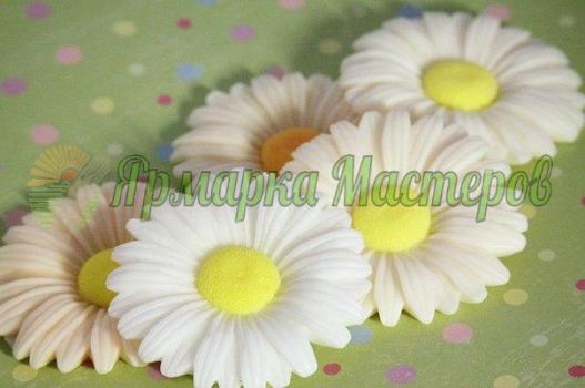 <div style=margin-left:10px><h1>Мыло "Ромашка"</h1><p><a href="/catalog/podarki--suveniry/">Подарунки, сувеніри</a> » <a href="/catalog/podarki--suveniry/mylo/">Мило</a></p><i class="fa fa-map-marker"></i> Херсонская область, Херсон<br /><br /><div class="socdata"><script src="//yastatic.net/es5-shims/0.0.2/es5-shims.min.js"></script>
                                            <script src="//yastatic.net/share2/share.js"></script>
                                            <div class="ya-share2" data-services="facebook,gplus,twitter,lj,viber,whatsapp,skype" data-counter=""></div></div>