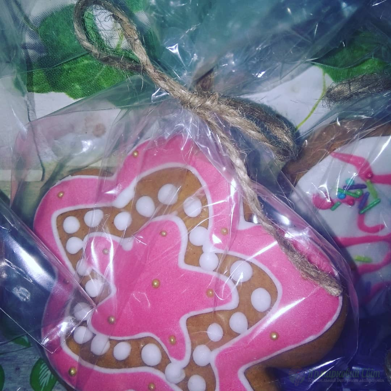 <div style=margin-left:10px><h1>Медово-имбирные прянички из карамельного теста.</h1><p><a href="/catalog/podarki--suveniry/">Подарунки, сувеніри</a> » <a href="/catalog/podarki--suveniry/podarki/">Подарунки</a></p><i class="fa fa-map-marker"></i> Сумская область, Конотоп<br /><br /><div class="socdata"><script src="//yastatic.net/es5-shims/0.0.2/es5-shims.min.js"></script>
                                            <script src="//yastatic.net/share2/share.js"></script>
                                            <div class="ya-share2" data-services="facebook,gplus,twitter,lj,viber,whatsapp,skype" data-counter=""></div></div>