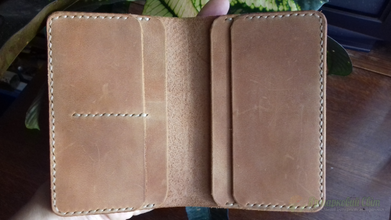 <div style=margin-left:10px><h1>Шкіряний органайзер для документів</h1><p><a href="/catalog/ukrasheniya/">Прикраси</a> » <a href="/catalog/ukrasheniya/podarki/">Подарунки</a></p><i class="fa fa-map-marker"></i> Киевская область, Киев<br /><br /><div class="socdata"><script src="//yastatic.net/es5-shims/0.0.2/es5-shims.min.js"></script>
                                            <script src="//yastatic.net/share2/share.js"></script>
                                            <div class="ya-share2" data-services="facebook,gplus,twitter,lj,viber,whatsapp,skype" data-counter=""></div></div>