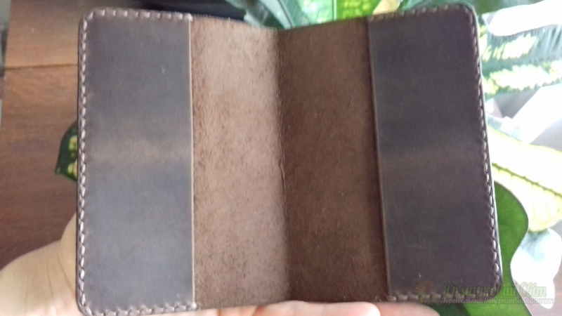 <div style=margin-left:10px><h1>Обкладинка на паспорт</h1><p><a href="/catalog/ukrasheniya/">Прикраси</a> » <a href="/catalog/ukrasheniya/podarki/">Подарунки</a></p><i class="fa fa-map-marker"></i> Киевская область, Киев<br /><br /><div class="socdata"><script src="//yastatic.net/es5-shims/0.0.2/es5-shims.min.js"></script>
                                            <script src="//yastatic.net/share2/share.js"></script>
                                            <div class="ya-share2" data-services="facebook,gplus,twitter,lj,viber,whatsapp,skype" data-counter=""></div></div>