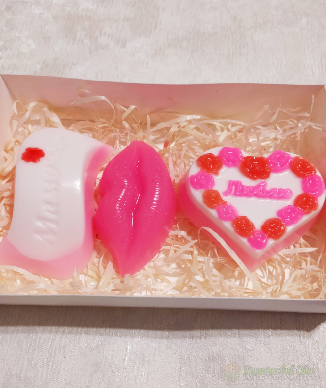 <div style=margin-left:10px><h1>Подарочный набор "Мамочке"</h1><p><a href="/catalog/podarki--suveniry/">Подарунки, сувеніри</a> » <a href="/catalog/podarki--suveniry/mylo/">Мило</a></p><i class="fa fa-map-marker"></i> Запорожская область, Вольнянск<br /><br /><div class="socdata"><script src="//yastatic.net/es5-shims/0.0.2/es5-shims.min.js"></script>
                                            <script src="//yastatic.net/share2/share.js"></script>
                                            <div class="ya-share2" data-services="facebook,gplus,twitter,lj,viber,whatsapp,skype" data-counter=""></div></div>