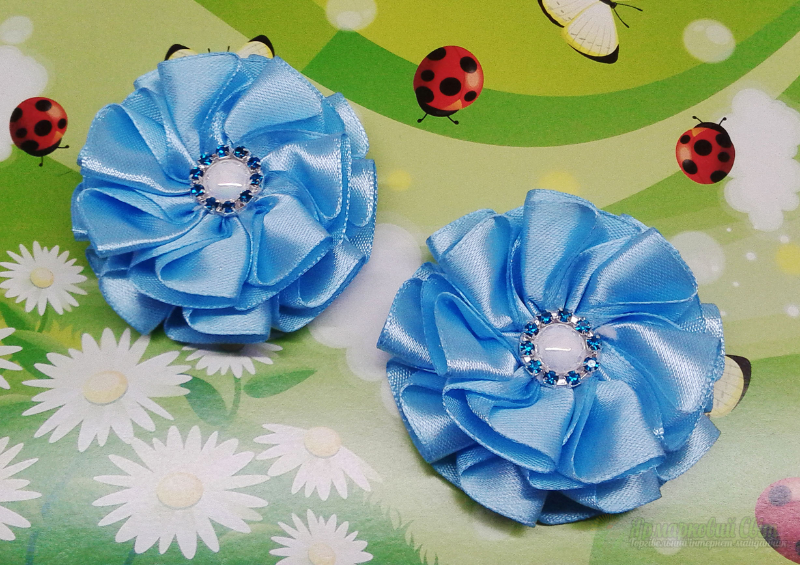 <div style=margin-left:10px><h1>Бантики</h1><p><a href="/catalog/aksessuary/">Аксесуари</a> » <a href="/catalog/aksessuary/banty/">Банти</a></p><i class="fa fa-map-marker"></i> Донецкая область, Мариуполь<br /><br /><div class="socdata"><script src="//yastatic.net/es5-shims/0.0.2/es5-shims.min.js"></script>
                                            <script src="//yastatic.net/share2/share.js"></script>
                                            <div class="ya-share2" data-services="facebook,gplus,twitter,lj,viber,whatsapp,skype" data-counter=""></div></div>