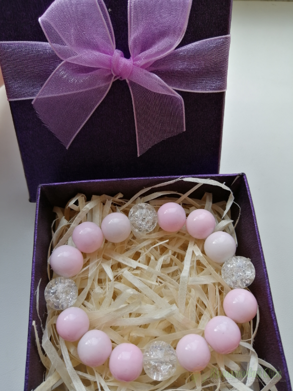 <div style=margin-left:10px><h1>Розовое очарование: горный хрусталь, чешское стекло</h1><p><a href="/catalog/bijuteriya/">Біжутерія</a> » <a href="/catalog/bijuteriya/braslety/">Браслети</a></p><i class="fa fa-map-marker"></i> Полтавская область, Кременчуг<br /><br /><div class="socdata"><script src="//yastatic.net/es5-shims/0.0.2/es5-shims.min.js"></script>
                                            <script src="//yastatic.net/share2/share.js"></script>
                                            <div class="ya-share2" data-services="facebook,gplus,twitter,lj,viber,whatsapp,skype" data-counter=""></div></div>