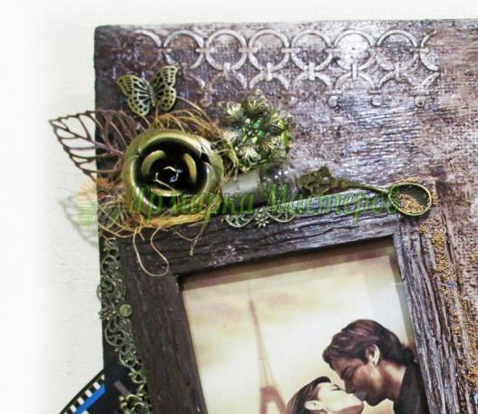 <div style=margin-left:10px><h1>Оригинальная фоторамка, подарок на день рождения, годовщину свадьбы</h1><p><a href="/catalog/podarki--suveniry/">Подарунки, сувеніри</a> » <a href="/catalog/podarki--suveniry/podarki/">Подарунки</a></p><i class="fa fa-map-marker"></i> Донецкая область, Мариуполь<br /><br /><div class="socdata"><script src="//yastatic.net/es5-shims/0.0.2/es5-shims.min.js"></script>
                                            <script src="//yastatic.net/share2/share.js"></script>
                                            <div class="ya-share2" data-services="facebook,gplus,twitter,lj,viber,whatsapp,skype" data-counter=""></div></div>