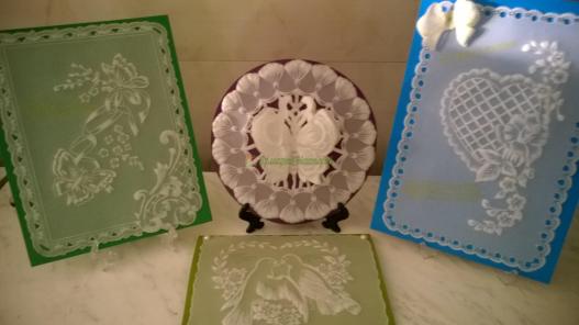 <div style=margin-left:10px><h1>открытки в технике парчмент крафт</h1><p><a href="/catalog/ukrasheniya/">Прикраси</a> » <a href="/catalog/ukrasheniya/podarki/">Подарунки</a></p><i class="fa fa-map-marker"></i> Херсонская область, Новотроицкое<br /><br /><div class="socdata"><script src="//yastatic.net/es5-shims/0.0.2/es5-shims.min.js"></script>
                                            <script src="//yastatic.net/share2/share.js"></script>
                                            <div class="ya-share2" data-services="facebook,gplus,twitter,lj,viber,whatsapp,skype" data-counter=""></div></div>