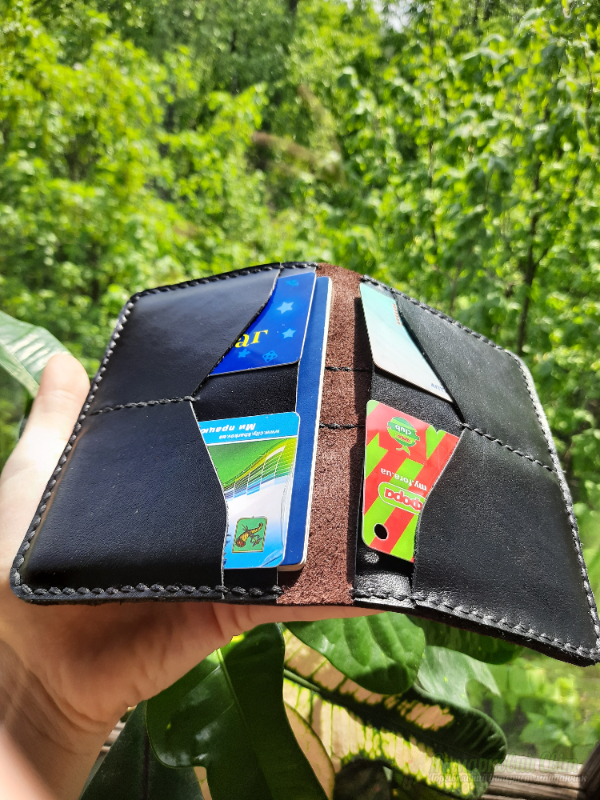 <div style=margin-left:10px><h1>Картхолдер+паспорт</h1><p><a href="/catalog/ukrasheniya/">Прикраси</a> » <a href="/catalog/ukrasheniya/aksessuary/">Аксесуари</a></p><i class="fa fa-map-marker"></i> Киевская область, Киев<br /><br /><div class="socdata"><script src="//yastatic.net/es5-shims/0.0.2/es5-shims.min.js"></script>
                                            <script src="//yastatic.net/share2/share.js"></script>
                                            <div class="ya-share2" data-services="facebook,gplus,twitter,lj,viber,whatsapp,skype" data-counter=""></div></div>