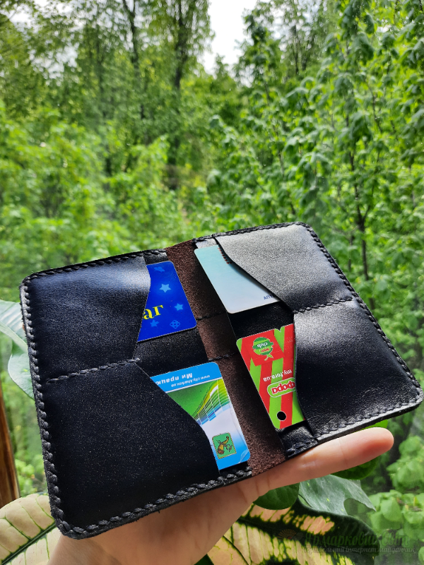 <div style=margin-left:10px><h1>Картхолдер+паспорт</h1><p><a href="/catalog/ukrasheniya/">Прикраси</a> » <a href="/catalog/ukrasheniya/aksessuary/">Аксесуари</a></p><i class="fa fa-map-marker"></i> Киевская область, Киев<br /><br /><div class="socdata"><script src="//yastatic.net/es5-shims/0.0.2/es5-shims.min.js"></script>
                                            <script src="//yastatic.net/share2/share.js"></script>
                                            <div class="ya-share2" data-services="facebook,gplus,twitter,lj,viber,whatsapp,skype" data-counter=""></div></div>