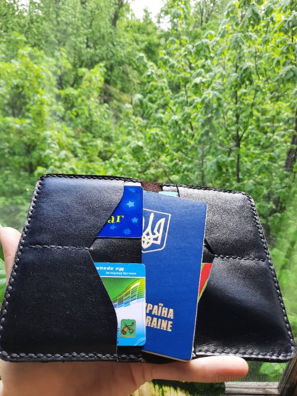 <div style=margin-left:10px><h1>Картхолдер+паспорт</h1><p><a href="/catalog/ukrasheniya/">Прикраси</a> » <a href="/catalog/ukrasheniya/aksessuary/">Аксесуари</a></p><i class="fa fa-map-marker"></i> Киевская область, Киев<br /><br /><div class="socdata"><script src="//yastatic.net/es5-shims/0.0.2/es5-shims.min.js"></script>
                                            <script src="//yastatic.net/share2/share.js"></script>
                                            <div class="ya-share2" data-services="facebook,gplus,twitter,lj,viber,whatsapp,skype" data-counter=""></div></div>