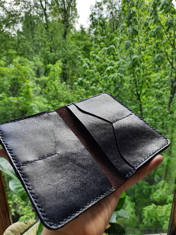 <div style=margin-left:10px><h1>Картхолдер+паспорт</h1><p><a href="/catalog/ukrasheniya/">Прикраси</a> » <a href="/catalog/ukrasheniya/aksessuary/">Аксесуари</a></p><i class="fa fa-map-marker"></i> Киевская область, Киев<br /><br /><div class="socdata"><script src="//yastatic.net/es5-shims/0.0.2/es5-shims.min.js"></script>
                                            <script src="//yastatic.net/share2/share.js"></script>
                                            <div class="ya-share2" data-services="facebook,gplus,twitter,lj,viber,whatsapp,skype" data-counter=""></div></div>