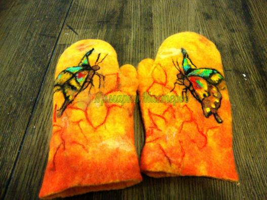 <div style=margin-left:10px><h1>А Ваши ручки не замерзли? Давайте греться! </h1><p><a href="/catalog/ukrasheniya/">Прикраси</a> » <a href="/catalog/ukrasheniya/aksessuary/">Аксесуари</a></p><i class="fa fa-map-marker"></i> Хмельницкая область, Хмельницкий<br /><br /><div class="socdata"><script src="//yastatic.net/es5-shims/0.0.2/es5-shims.min.js"></script>
                                            <script src="//yastatic.net/share2/share.js"></script>
                                            <div class="ya-share2" data-services="facebook,gplus,twitter,lj,viber,whatsapp,skype" data-counter=""></div></div>