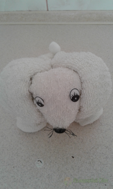 <div style=margin-left:10px><h1>Подарочное полотенце СОБАЧКА</h1><p><a href="/catalog/ukrasheniya/">Прикраси</a> » <a href="/catalog/ukrasheniya/podarki/">Подарунки</a></p><i class="fa fa-map-marker"></i> Луганская область, Северодонецк<br /><br /><div class="socdata"><script src="//yastatic.net/es5-shims/0.0.2/es5-shims.min.js"></script>
                                            <script src="//yastatic.net/share2/share.js"></script>
                                            <div class="ya-share2" data-services="facebook,gplus,twitter,lj,viber,whatsapp,skype" data-counter=""></div></div>