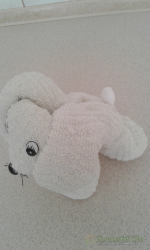 <div style=margin-left:10px><h1>Подарочное полотенце СОБАЧКА</h1><p><a href="/catalog/ukrasheniya/">Прикраси</a> » <a href="/catalog/ukrasheniya/podarki/">Подарунки</a></p><i class="fa fa-map-marker"></i> Луганская область, Северодонецк<br /><br /><div class="socdata"><script src="//yastatic.net/es5-shims/0.0.2/es5-shims.min.js"></script>
                                            <script src="//yastatic.net/share2/share.js"></script>
                                            <div class="ya-share2" data-services="facebook,gplus,twitter,lj,viber,whatsapp,skype" data-counter=""></div></div>