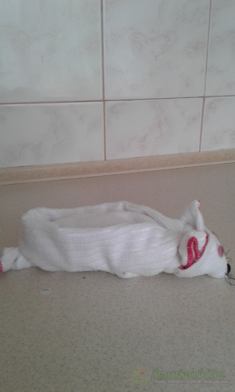 <div style=margin-left:10px><h1>Подарочное полотенце МЫШКА</h1><p><a href="/catalog/ukrasheniya/">Прикраси</a> » <a href="/catalog/ukrasheniya/podarki/">Подарунки</a></p><i class="fa fa-map-marker"></i> Луганская область, Северодонецк<br /><br /><div class="socdata"><script src="//yastatic.net/es5-shims/0.0.2/es5-shims.min.js"></script>
                                            <script src="//yastatic.net/share2/share.js"></script>
                                            <div class="ya-share2" data-services="facebook,gplus,twitter,lj,viber,whatsapp,skype" data-counter=""></div></div>