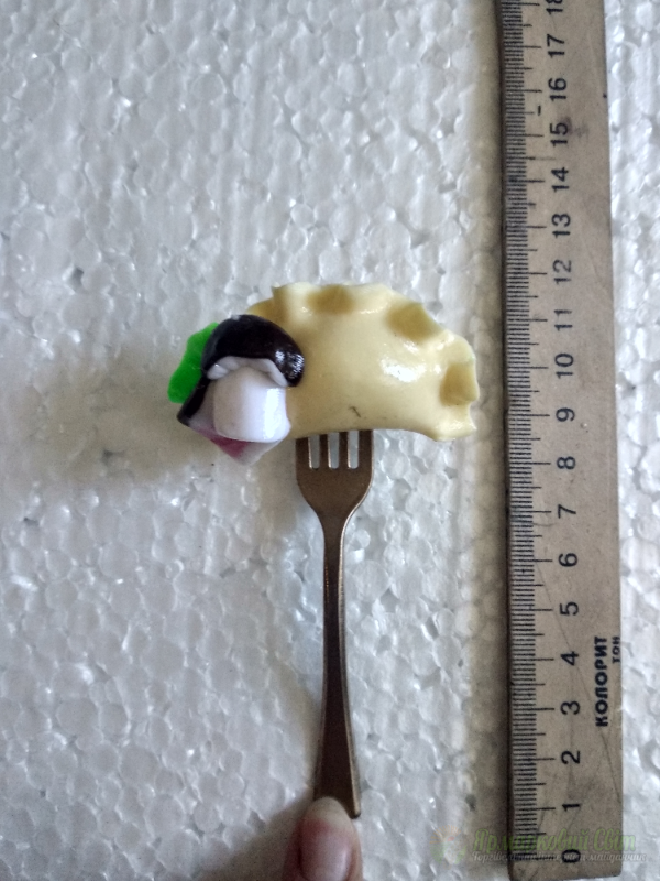 <div style=margin-left:10px><h1>Магниты с полимерной глины</h1><p><a href="/catalog/lepka/">Ліплення</a> » <a href="/catalog/lepka/polimernaya-glina/">Полімерна глина
</a></p><i class="fa fa-map-marker"></i> Полтавская область, Полтава<br /><br /><div class="socdata"><script src="//yastatic.net/es5-shims/0.0.2/es5-shims.min.js"></script>
                                            <script src="//yastatic.net/share2/share.js"></script>
                                            <div class="ya-share2" data-services="facebook,gplus,twitter,lj,viber,whatsapp,skype" data-counter=""></div></div>