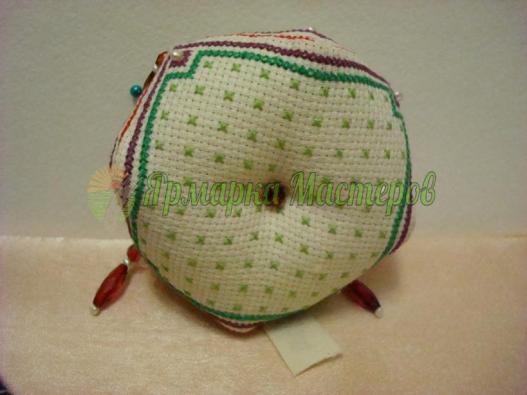 <div style=margin-left:10px><h1>Бискорню-игольница" Фуксии"</h1><p><a href="/catalog/rukodelie/">Рукоділля</a> » <a href="/catalog/rukodelie/rukodelie--obschee/">Рукоділля, загальне</a></p><i class="fa fa-map-marker"></i> Киевская область, Киев<br /><br /><div class="socdata"><script src="//yastatic.net/es5-shims/0.0.2/es5-shims.min.js"></script>
                                            <script src="//yastatic.net/share2/share.js"></script>
                                            <div class="ya-share2" data-services="facebook,gplus,twitter,lj,viber,whatsapp,skype" data-counter=""></div></div>