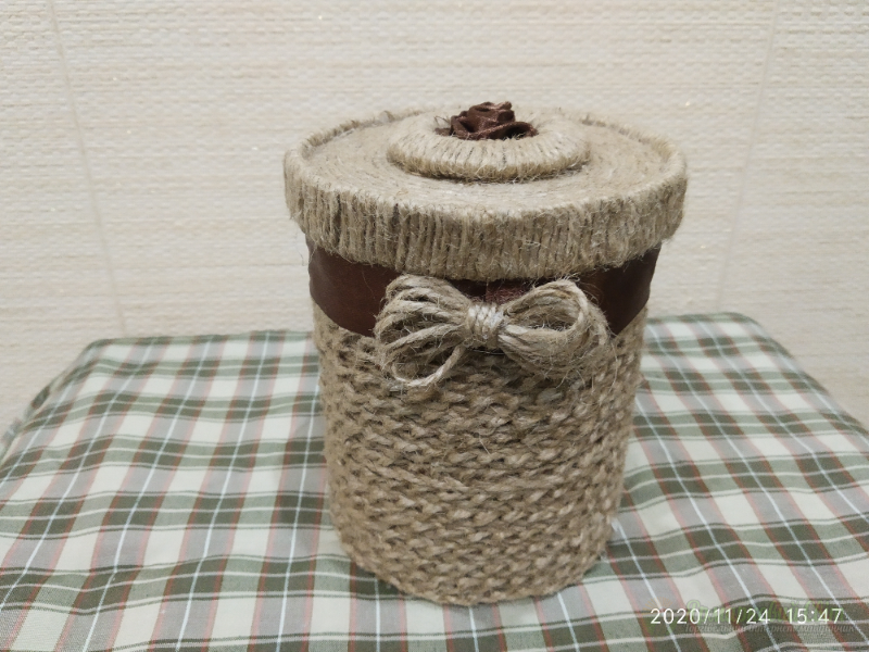 <div style=margin-left:10px><h1>Коробочки и шкатулки ручной работы</h1><p><a href="/catalog/miniatyury/">Мініатюри</a> » <a href="/catalog/miniatyury/raznoe/">Рiзне</a></p><i class="fa fa-map-marker"></i> Днепропетровская область, Днепропетровск<br /><br /><div class="socdata"><script src="//yastatic.net/es5-shims/0.0.2/es5-shims.min.js"></script>
                                            <script src="//yastatic.net/share2/share.js"></script>
                                            <div class="ya-share2" data-services="facebook,gplus,twitter,lj,viber,whatsapp,skype" data-counter=""></div></div>