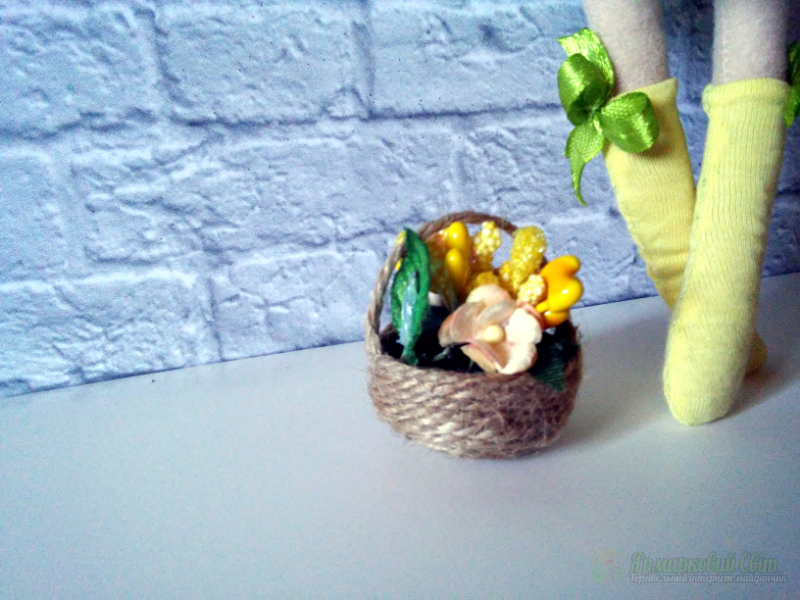 <div style=margin-left:10px><h1>Кукла Веснянка</h1><p><a href="/catalog/igrushki/">Iграшки</a> » <a href="/catalog/igrushki/kukly/">Кукли</a></p><i class="fa fa-map-marker"></i> Кировоградская область, Кировоград<br /><br /><div class="socdata"><script src="//yastatic.net/es5-shims/0.0.2/es5-shims.min.js"></script>
                                            <script src="//yastatic.net/share2/share.js"></script>
                                            <div class="ya-share2" data-services="facebook,gplus,twitter,lj,viber,whatsapp,skype" data-counter=""></div></div>