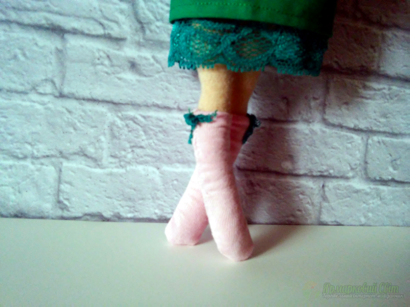 <div style=margin-left:10px><h1>Кукла Миланка</h1><p><a href="/catalog/igrushki/">Iграшки</a> » <a href="/catalog/igrushki/kukly/">Кукли</a></p><i class="fa fa-map-marker"></i> Кировоградская область, Кировоград<br /><br /><div class="socdata"><script src="//yastatic.net/es5-shims/0.0.2/es5-shims.min.js"></script>
                                            <script src="//yastatic.net/share2/share.js"></script>
                                            <div class="ya-share2" data-services="facebook,gplus,twitter,lj,viber,whatsapp,skype" data-counter=""></div></div>