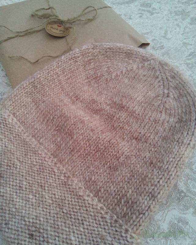 <div style=margin-left:10px><h1>Женская шапочка бини с подворотом без швов 02</h1><p><a href="/catalog/golovnue_ubory/">Головні убори
</a> » <a href="/catalog/golovnue_ubory/shapki/">Шапки</a></p><i class="fa fa-map-marker"></i> Запорожская область, Запорожье<br /><br /><div class="socdata"><script src="//yastatic.net/es5-shims/0.0.2/es5-shims.min.js"></script>
                                            <script src="//yastatic.net/share2/share.js"></script>
                                            <div class="ya-share2" data-services="facebook,gplus,twitter,lj,viber,whatsapp,skype" data-counter=""></div></div>