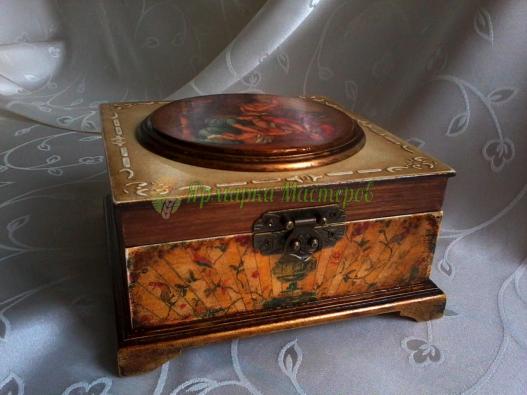 <div style=margin-left:10px><h1>шкатулки  в технике декупаж</h1><p><a href="/catalog/ukrasheniya/">Прикраси</a> » <a href="/catalog/ukrasheniya/podarki/">Подарунки</a></p><i class="fa fa-map-marker"></i> Ровенская область, Здолбунов<br /><br /><div class="socdata"><script src="//yastatic.net/es5-shims/0.0.2/es5-shims.min.js"></script>
                                            <script src="//yastatic.net/share2/share.js"></script>
                                            <div class="ya-share2" data-services="facebook,gplus,twitter,lj,viber,whatsapp,skype" data-counter=""></div></div>