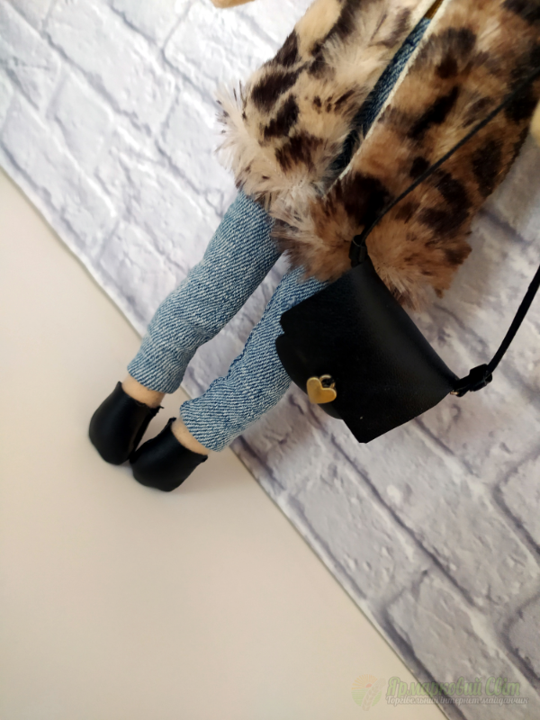 <div style=margin-left:10px><h1>Кукла Кати</h1><p><a href="/catalog/igrushki/">Iграшки</a> » <a href="/catalog/igrushki/kukly/">Кукли</a></p><i class="fa fa-map-marker"></i> Кировоградская область, Кировоград<br /><br /><div class="socdata"><script src="//yastatic.net/es5-shims/0.0.2/es5-shims.min.js"></script>
                                            <script src="//yastatic.net/share2/share.js"></script>
                                            <div class="ya-share2" data-services="facebook,gplus,twitter,lj,viber,whatsapp,skype" data-counter=""></div></div>