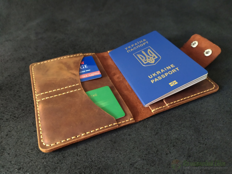 <div style=margin-left:10px><h1>Портмоне з натуральної шкіри для документів</h1><p><a href="/catalog/ukrasheniya/">Прикраси</a> » <a href="/catalog/ukrasheniya/aksessuary/">Аксесуари</a></p><i class="fa fa-map-marker"></i> Харьковская область, Харьков<br /><br /><div class="socdata"><script src="//yastatic.net/es5-shims/0.0.2/es5-shims.min.js"></script>
                                            <script src="//yastatic.net/share2/share.js"></script>
                                            <div class="ya-share2" data-services="facebook,gplus,twitter,lj,viber,whatsapp,skype" data-counter=""></div></div>