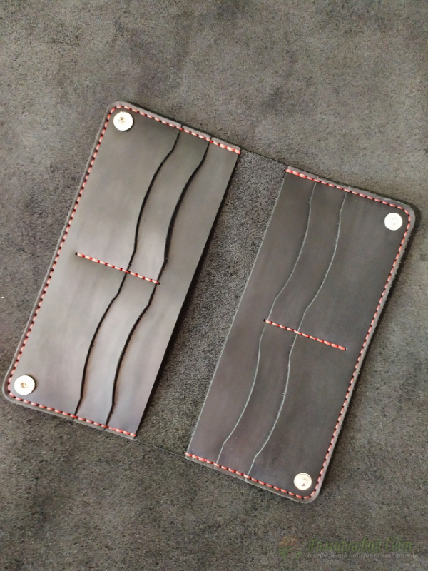 <div style=margin-left:10px><h1>Портмоне из натуральной кожи</h1><p><a href="/catalog/ukrasheniya/">Прикраси</a> » <a href="/catalog/ukrasheniya/aksessuary/">Аксесуари</a></p><i class="fa fa-map-marker"></i> Харьковская область, Харьков<br /><br /><div class="socdata"><script src="//yastatic.net/es5-shims/0.0.2/es5-shims.min.js"></script>
                                            <script src="//yastatic.net/share2/share.js"></script>
                                            <div class="ya-share2" data-services="facebook,gplus,twitter,lj,viber,whatsapp,skype" data-counter=""></div></div>