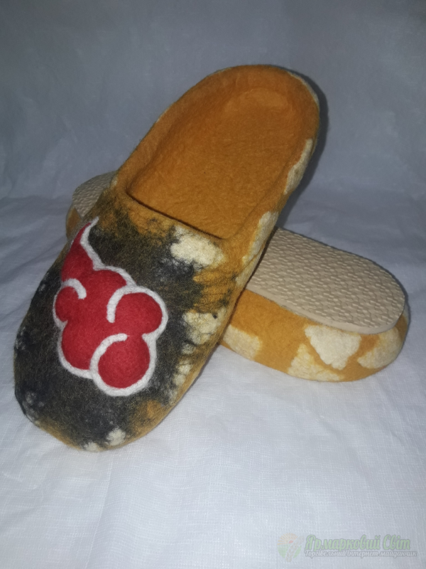 <div style=margin-left:10px><h1>Валяні капці за мотивами мультфільму NARUTO</h1><p><a href="/catalog/valyanie/">Валяння</a> » <a href="/catalog/valyanie/obschee/">Загальне</a></p><i class="fa fa-map-marker"></i> Днепропетровская область, Днепропетровск<br /><br /><div class="socdata"><script src="//yastatic.net/es5-shims/0.0.2/es5-shims.min.js"></script>
                                            <script src="//yastatic.net/share2/share.js"></script>
                                            <div class="ya-share2" data-services="facebook,gplus,twitter,lj,viber,whatsapp,skype" data-counter=""></div></div>