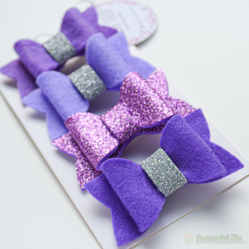 <div style=margin-left:10px><h1>Набір бантиків (4 шт)</h1><p><a href="/catalog/aksessuary/">Аксесуари</a> » <a href="/catalog/aksessuary/banty/">Банти</a></p><i class="fa fa-map-marker"></i> Киевская область, Киев<br /><br /><div class="socdata"><script src="//yastatic.net/es5-shims/0.0.2/es5-shims.min.js"></script>
                                            <script src="//yastatic.net/share2/share.js"></script>
                                            <div class="ya-share2" data-services="facebook,gplus,twitter,lj,viber,whatsapp,skype" data-counter=""></div></div>