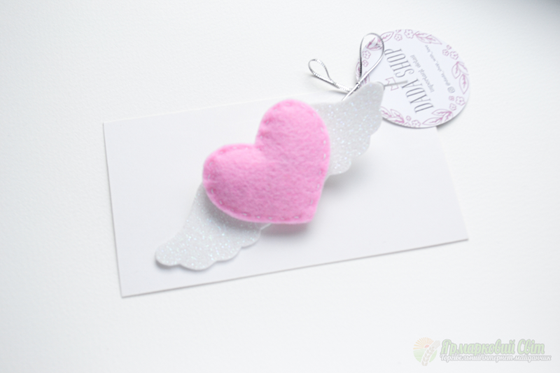 <div style=margin-left:10px><h1>Бантики, заколки ручної роботи</h1><p><a href="/catalog/aksessuary/">Аксесуари</a> » <a href="/catalog/aksessuary/zakolki--zajimy/">Шпильки, затискачі</a></p><i class="fa fa-map-marker"></i> Киевская область, Киев<br /><br /><div class="socdata"><script src="//yastatic.net/es5-shims/0.0.2/es5-shims.min.js"></script>
                                            <script src="//yastatic.net/share2/share.js"></script>
                                            <div class="ya-share2" data-services="facebook,gplus,twitter,lj,viber,whatsapp,skype" data-counter=""></div></div>