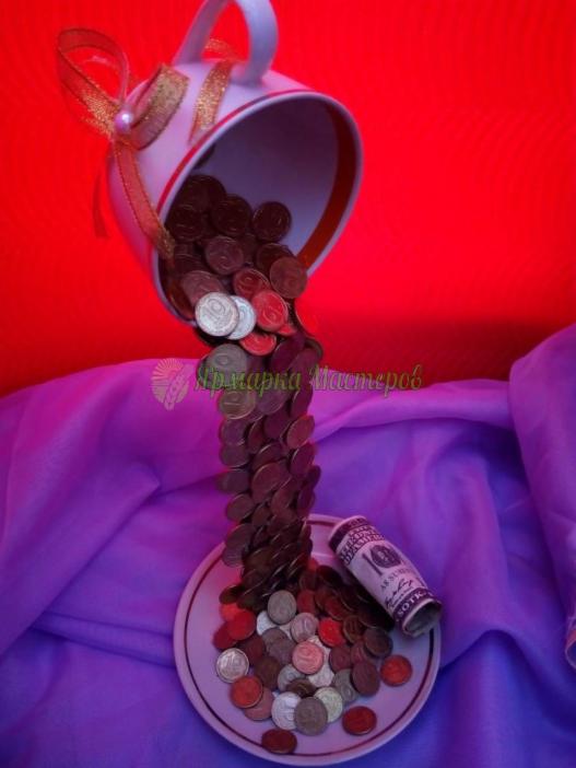 <div style=margin-left:10px><h1>Парящая чашка Денежная прибыль</h1><p><a href="/catalog/podarki--suveniry/">Подарунки, сувеніри</a> » <a href="/catalog/podarki--suveniry/suveniry/">Сувеніри</a></p><i class="fa fa-map-marker"></i> Харьковская область, Чугуев<br /><br /><div class="socdata"><script src="//yastatic.net/es5-shims/0.0.2/es5-shims.min.js"></script>
                                            <script src="//yastatic.net/share2/share.js"></script>
                                            <div class="ya-share2" data-services="facebook,gplus,twitter,lj,viber,whatsapp,skype" data-counter=""></div></div>