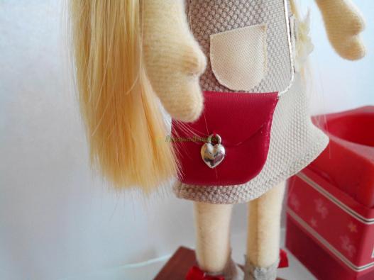 <div style=margin-left:10px><h1>Интерьерная куколка Модница</h1><p><a href="/catalog/igrushki/">Iграшки</a> » <a href="/catalog/igrushki/kukly/">Кукли</a></p><i class="fa fa-map-marker"></i> Кировоградская область, Кировоград<br /><br /><div class="socdata"><script src="//yastatic.net/es5-shims/0.0.2/es5-shims.min.js"></script>
                                            <script src="//yastatic.net/share2/share.js"></script>
                                            <div class="ya-share2" data-services="facebook,gplus,twitter,lj,viber,whatsapp,skype" data-counter=""></div></div>