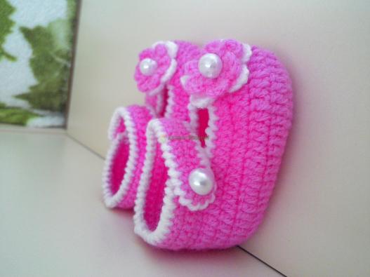 <div style=margin-left:10px><h1>Пинетки для девочки</h1><p><a href="/catalog/rukodelie/">Рукоділля</a> » <a href="/catalog/rukodelie/rukodelie--obschee/">Рукоділля, загальне</a></p><i class="fa fa-map-marker"></i> Одесская область, Одесса<br /><br /><div class="socdata"><script src="//yastatic.net/es5-shims/0.0.2/es5-shims.min.js"></script>
                                            <script src="//yastatic.net/share2/share.js"></script>
                                            <div class="ya-share2" data-services="facebook,gplus,twitter,lj,viber,whatsapp,skype" data-counter=""></div></div>