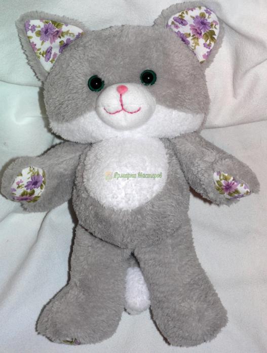 <div style=margin-left:10px><h1>Мягкая игрушка Кот Пушок</h1><p><a href="/catalog/igrushki/">Iграшки</a> » <a href="/catalog/igrushki/myagkie/">М'які</a></p><i class="fa fa-map-marker"></i> Донецкая область, Мариуполь<br /><br /><div class="socdata"><script src="//yastatic.net/es5-shims/0.0.2/es5-shims.min.js"></script>
                                            <script src="//yastatic.net/share2/share.js"></script>
                                            <div class="ya-share2" data-services="facebook,gplus,twitter,lj,viber,whatsapp,skype" data-counter=""></div></div>